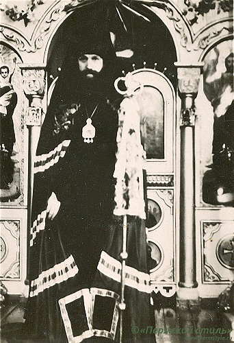 Алексий (Коноплев), епископ_07. У Алтаря