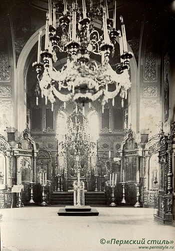 Свято-Троицкий собор_052. Интерьер главного придела. Фото ок.1931 года