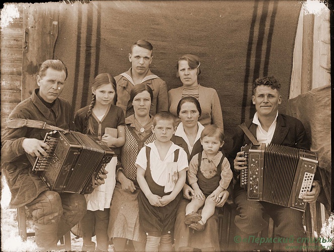 Жители Краснокамского р-на, 1930-е годы, фот.Георгий Зеленин