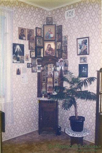 Австралийский архив_08. Молитвенный угол с фотографией м.Руфины