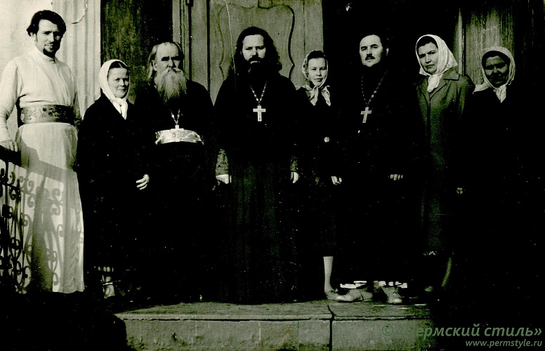 Лычников Владимир_44. Причт Лысьвенского Иоанно-Богословского храма и прихожане