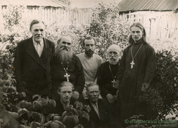 о.Михаил (Лукканен)_37, протоиерей. С Пермским духовенством, 1957 год