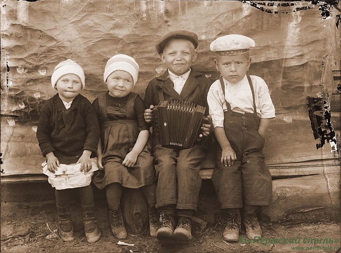Жители Краснокамского р-на, 1930-е годы, фот.Георгий Зеленин