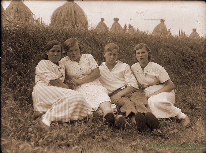 Жители Краснокамского р-на, 1930-е годы, фот.Георгий Зеленин