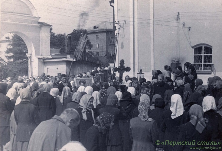 Свято-Троицкий собор_073. Крестный ход вокруг собора