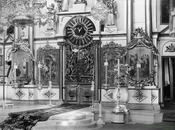 Соликамск_105. Свято-Троицкий собор (летний), главный алтарь. Начало ХХ века