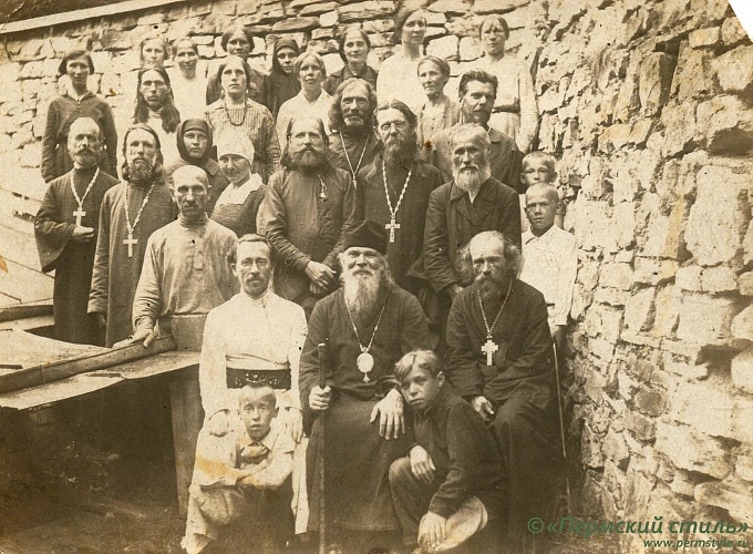 ВНП_1536. Владыка Глеб (Покровский), Село Кольцово, 11 июля 1933 года. Справа от Владыки – о.Владимир Сапожников