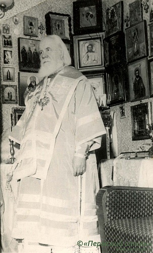Иоанн (Лавриненко)_27. 1964 год, г.Херсон. Молельный угол