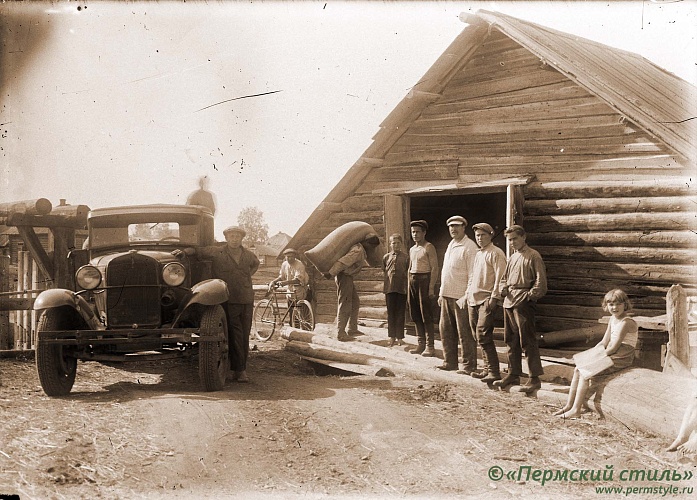Жители Краснокамского р-на, 1930-е годы, фот.Георгий Зеленин