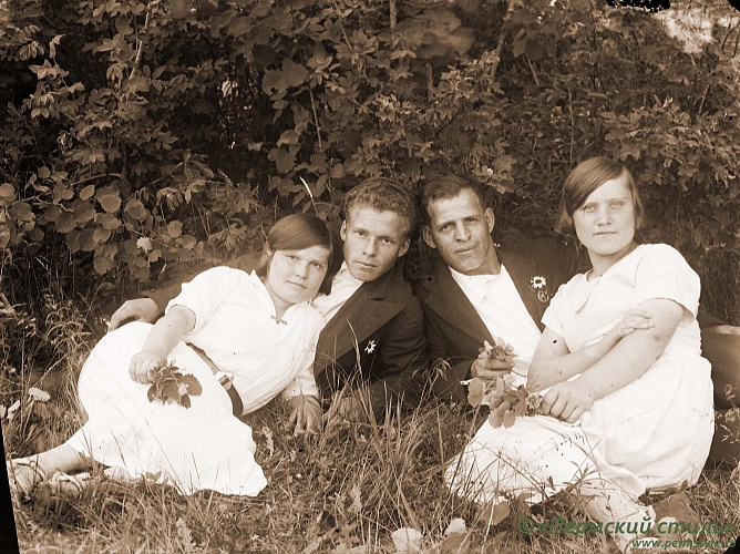 Жители Краснокамского р-на, 1930-е годы, фот.Георгий Зеленин