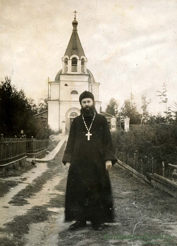 еп.Пантелеимон (Митрюковский)_02. У Всехсвятской церкви г.Кунгура