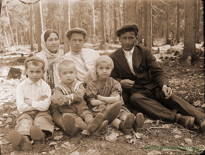 Жители Краснокамского р-на, 1930-е годы, фот.Георгий Зеленин