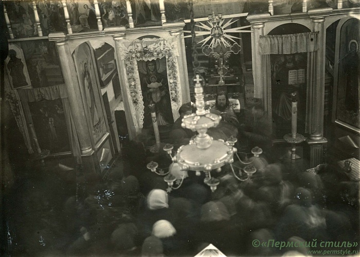 ВНП_0375. Иоанн Покровский, священник. Приобщение к Святым Тайнам в день Похвалы Пресвятой Богородицы. Покровский собор, с.Синявка