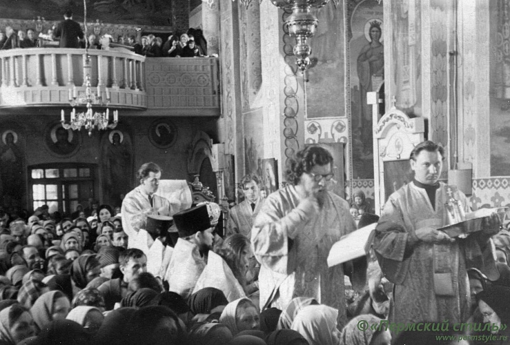 Свято-Троицкий собор_062. Архиерейский чин омовения ног на Страстной Седмице. Служит Владыка Павел (Голышев)