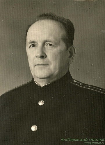 Накаряков Михаил Александрович_20, священномученик. Сын Александр, 1957 год