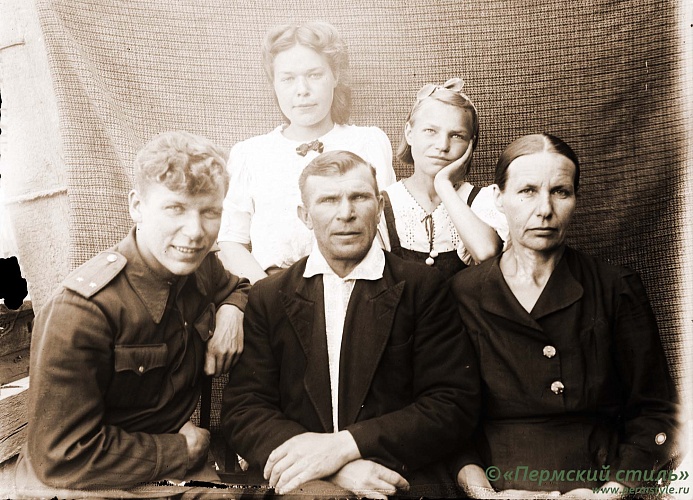 Жители Краснокамского р-на, 1930-е годы, фот.Георгий Зеленин