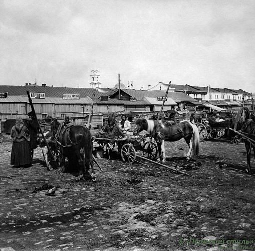 Распряженные подводы. В ожидании .